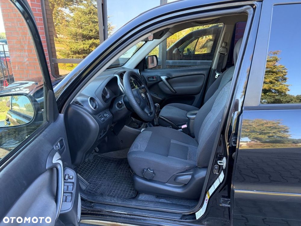 Toyota RAV4 - 10
