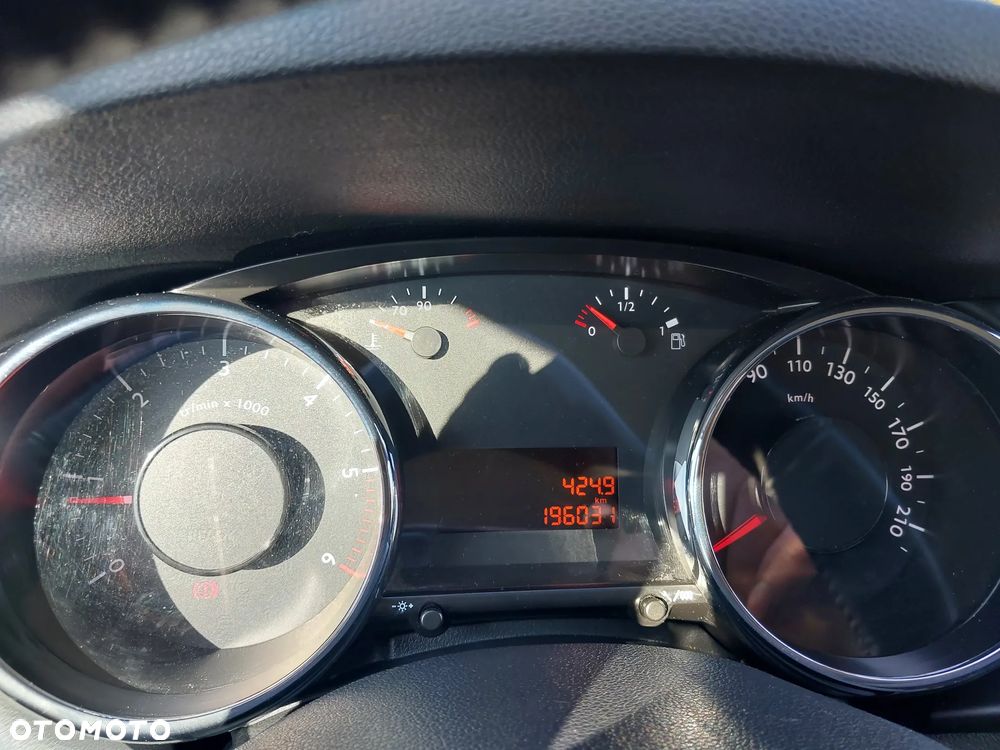 Peugeot 3008 HDi 150 Active - 16