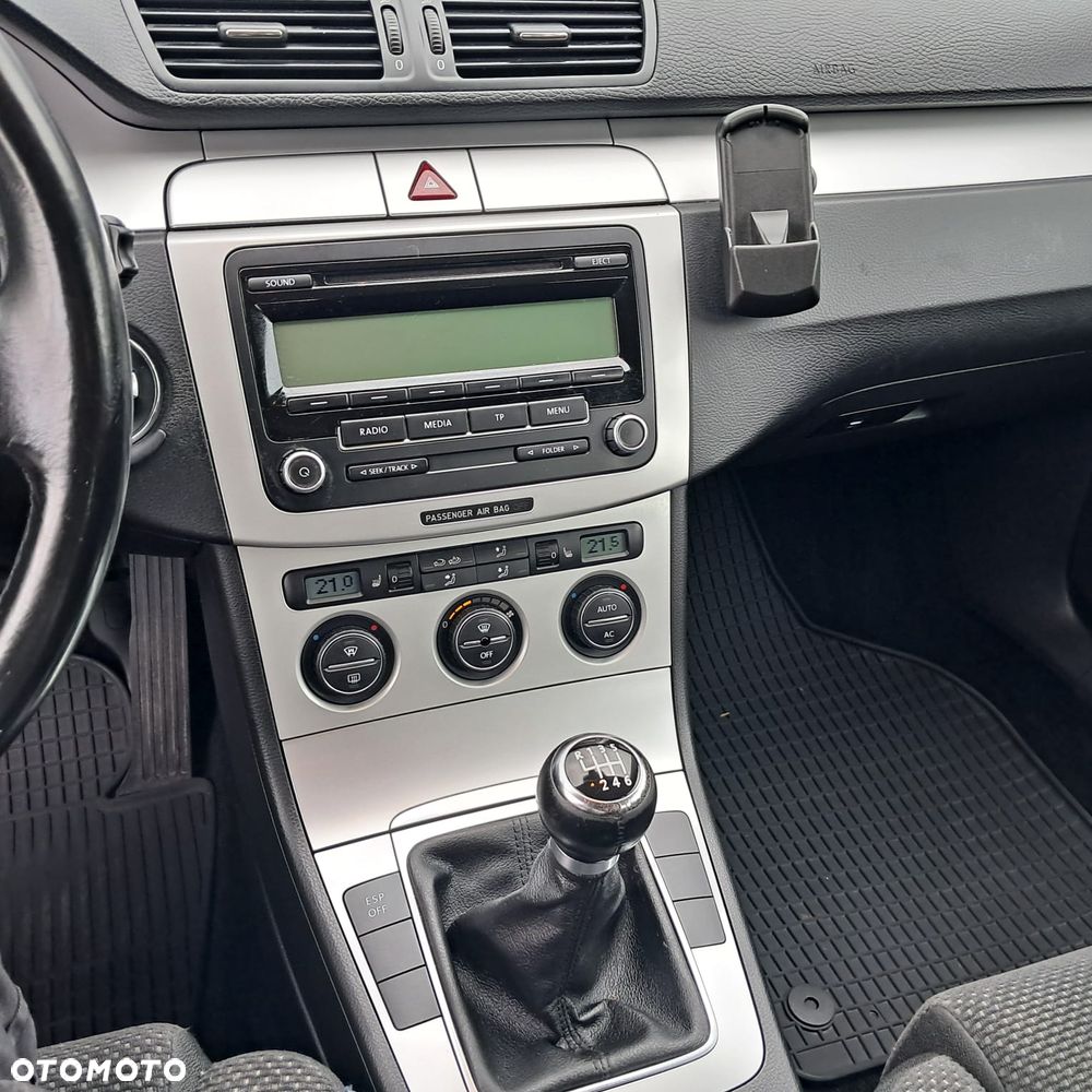 Volkswagen Passat - 21
