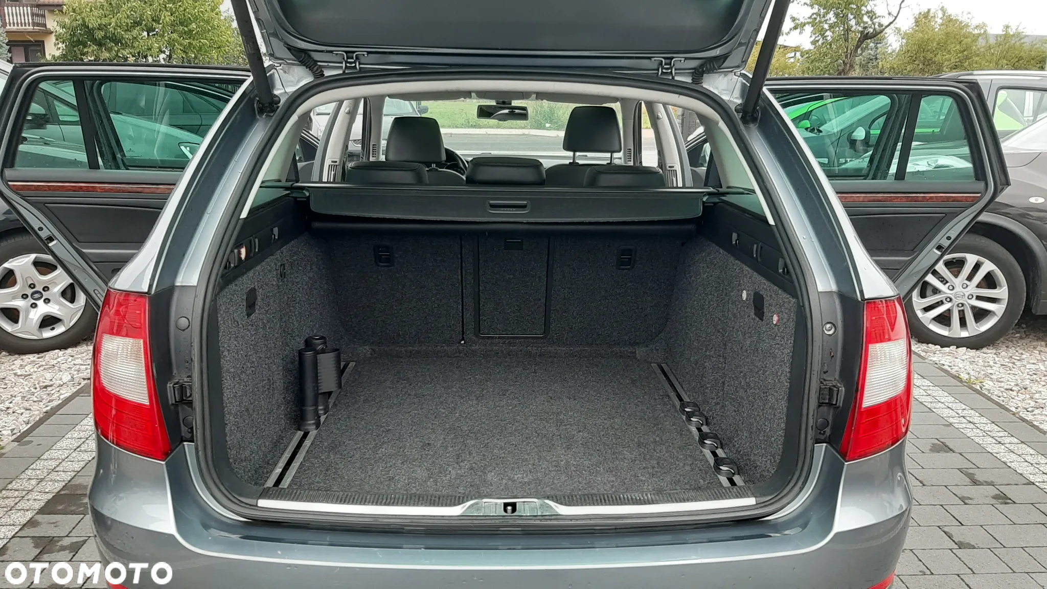 Skoda Superb 2.0 TDI Elegance DSG - 20