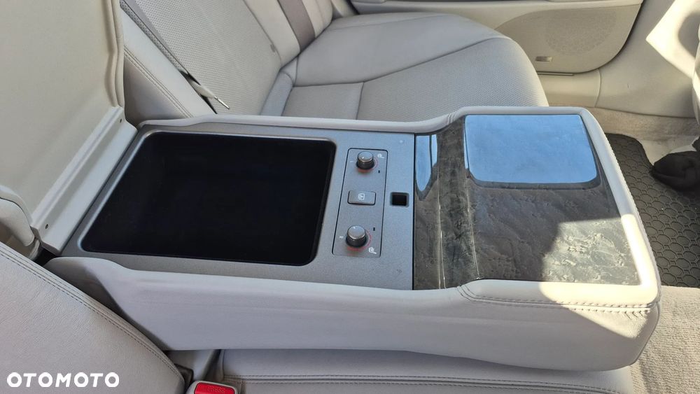 Lexus LS - 6