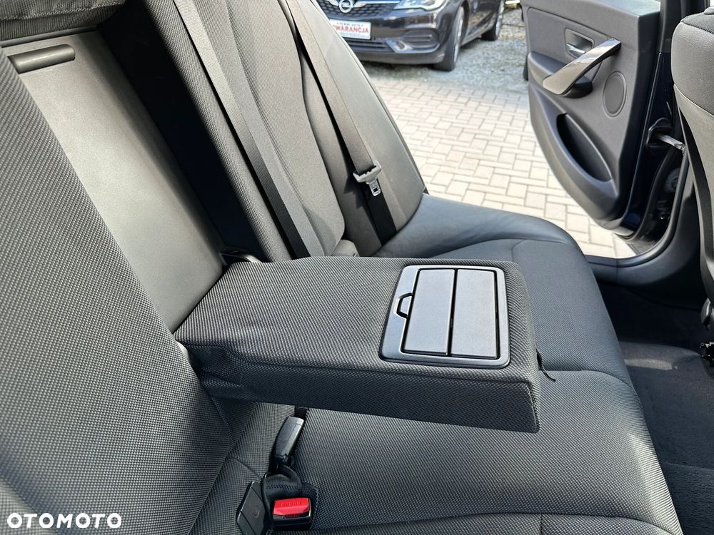BMW Seria 3 - 26