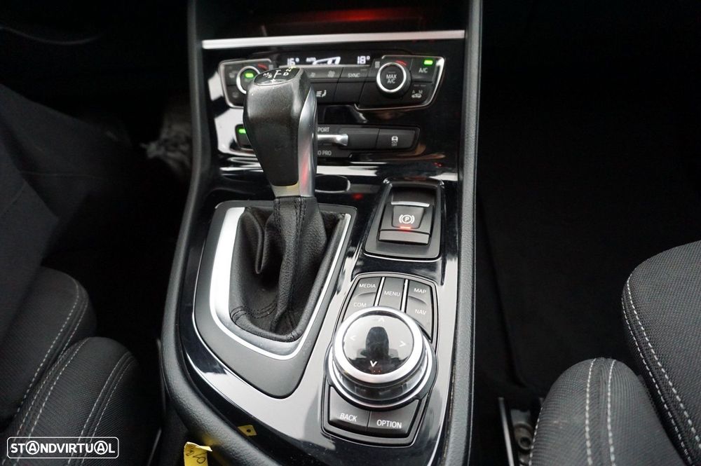 BMW 216 Active Tourer d Line Sport Auto - 25