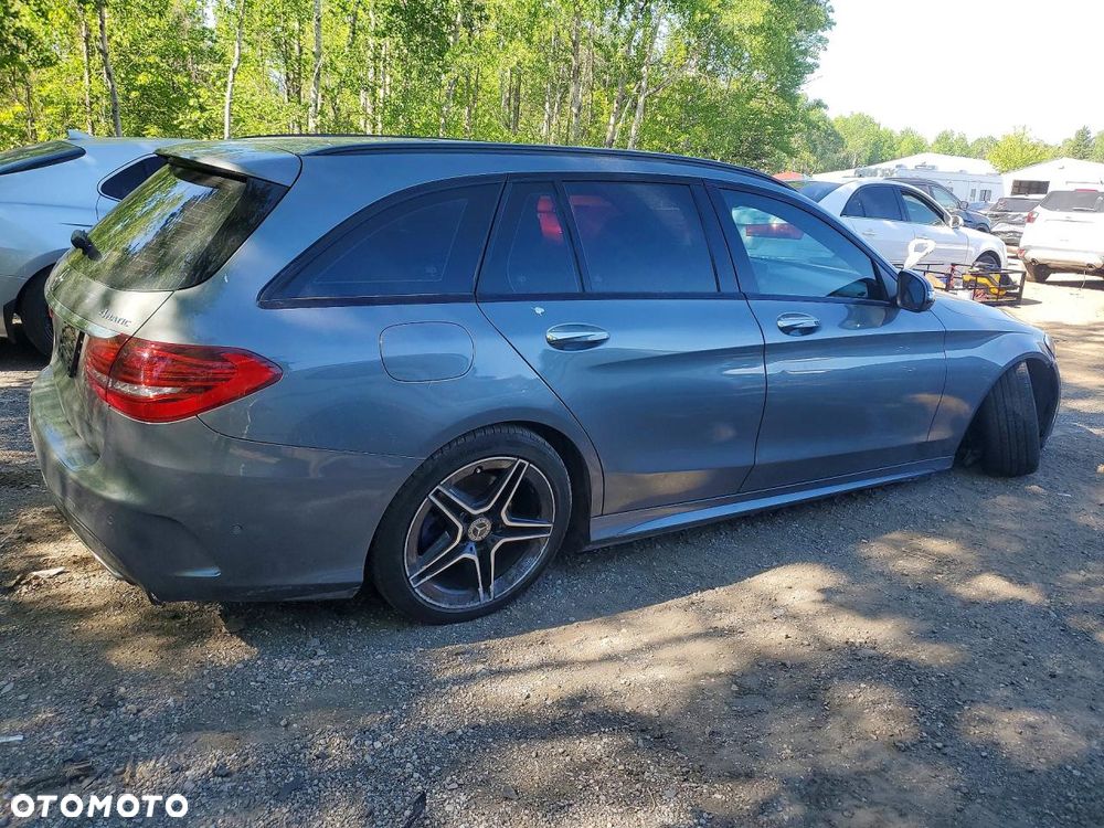 Mercedes-Benz Klasa C 300 4Matic 9G-TRONIC AMG Line - 2