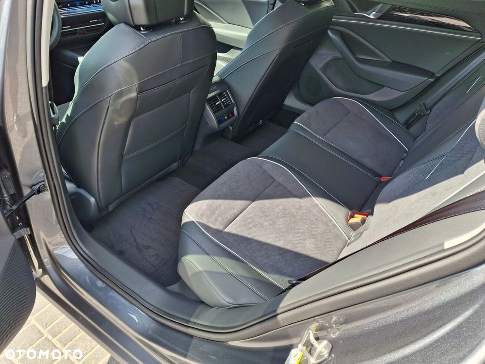Volkswagen Passat - 17