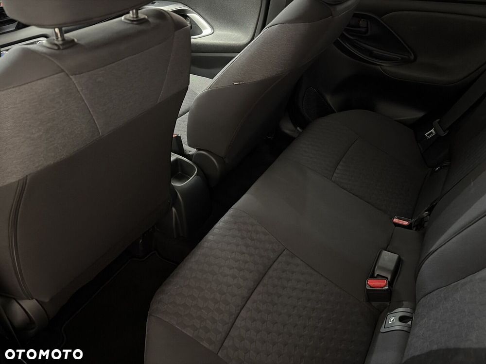 Toyota Yaris - 12