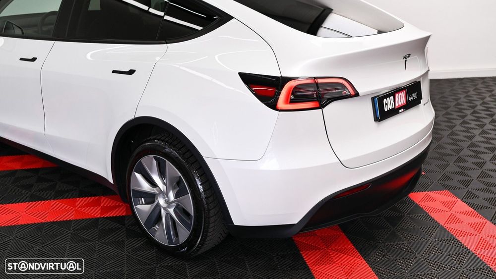 Tesla Model Y Long Range Dual Motor AWD - 22