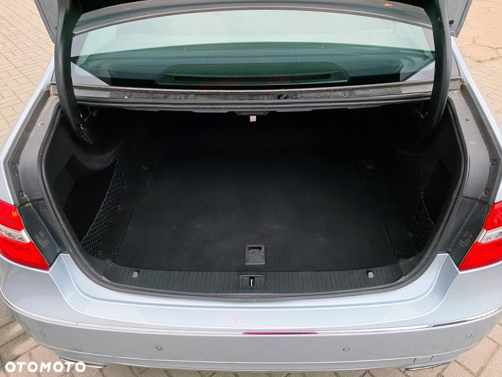 Mercedes-Benz Klasa E 300 BlueTEC HYBRID Avantgarde - 38