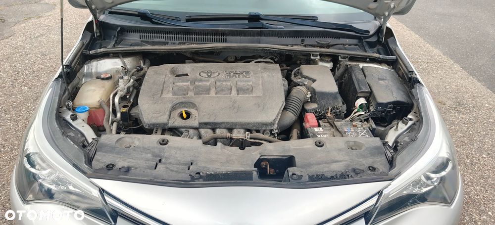 Toyota Avensis 1.8 Premium - 14