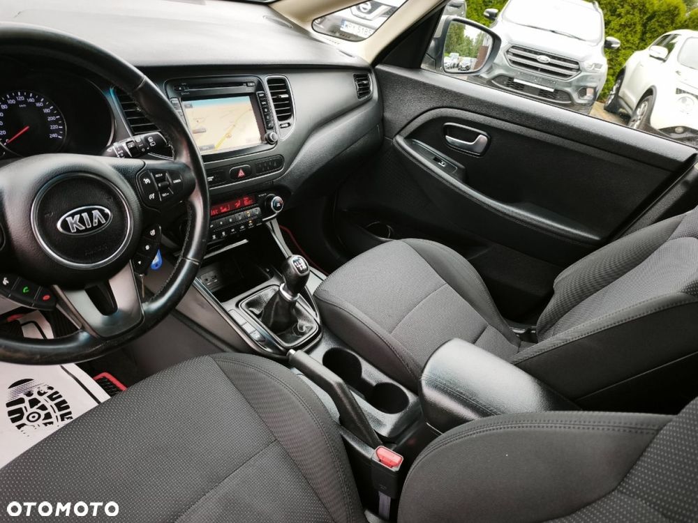 Kia Carens - 9