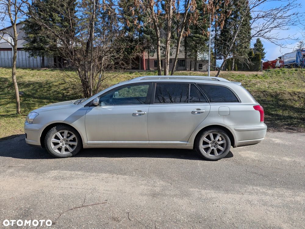 Toyota Avensis 2.0 D-4D Luna - 4