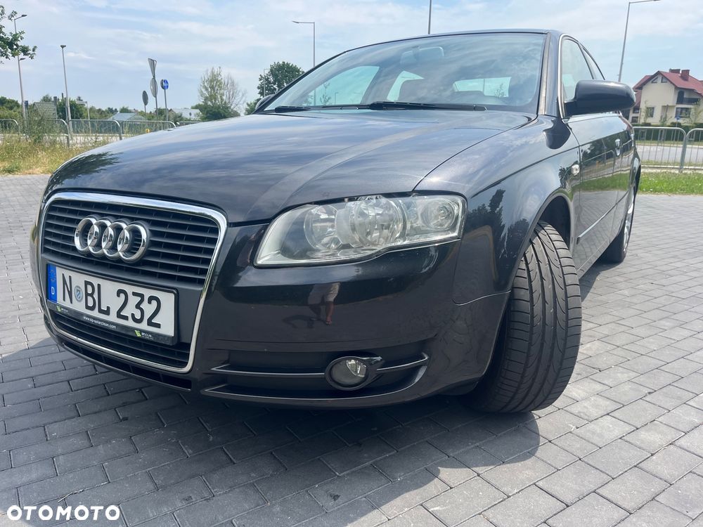 Audi A4 Limousine - 1