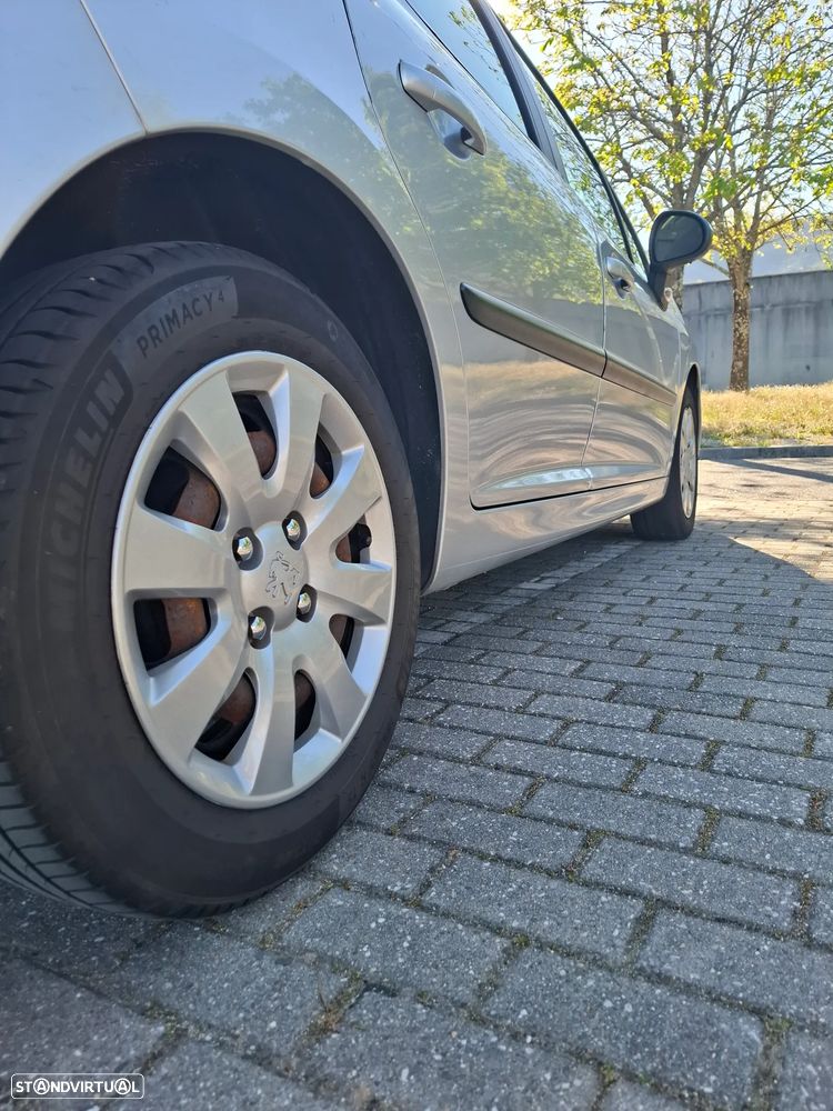 Peugeot 207 1.4 HDi Urban - 5
