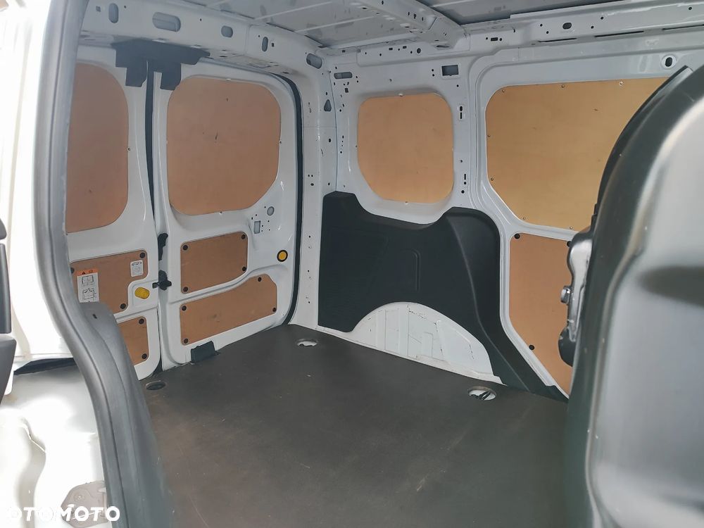 Ford Transit Connect - 17
