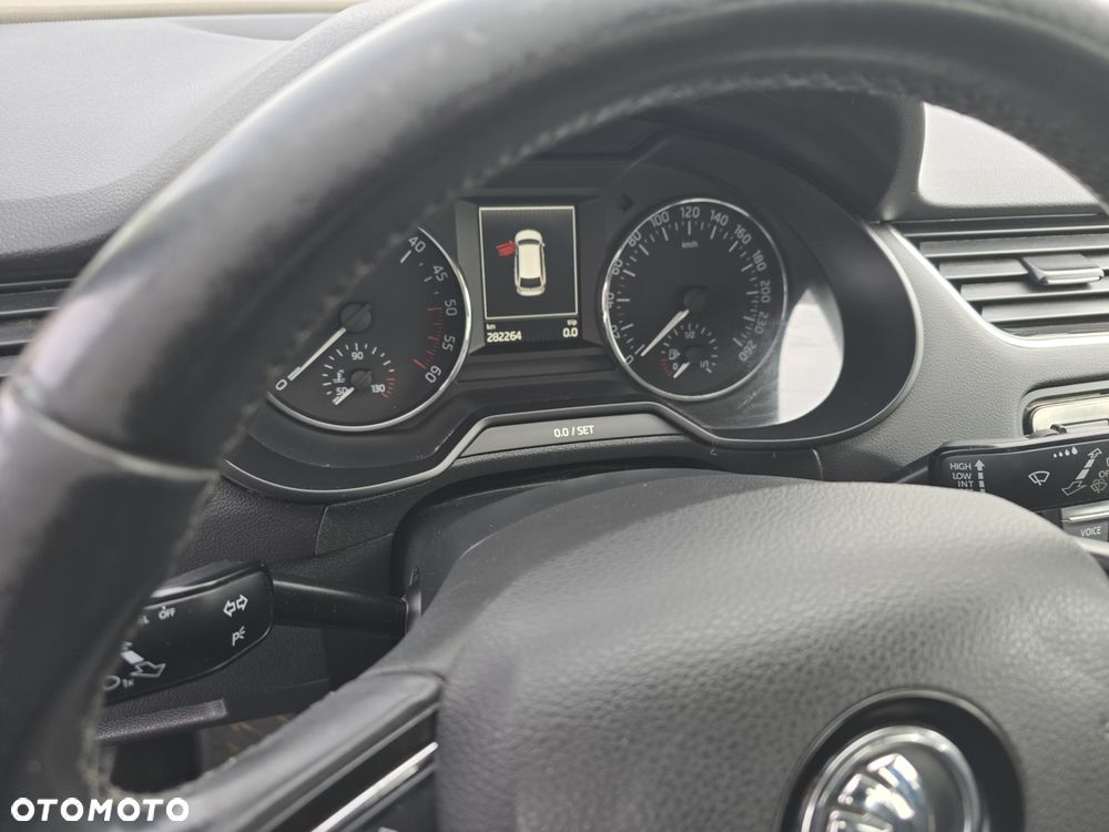 Skoda Octavia 1.6 TDI DPF Ambition - 14