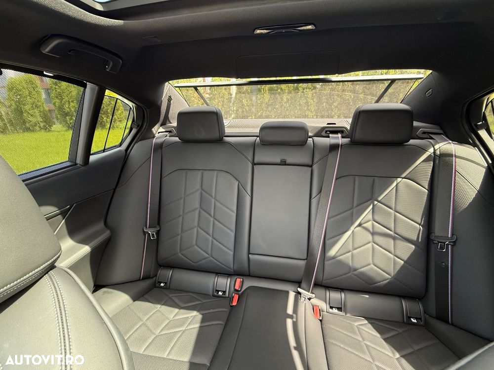 BMW Seria 5 520i AT MHEV - 11