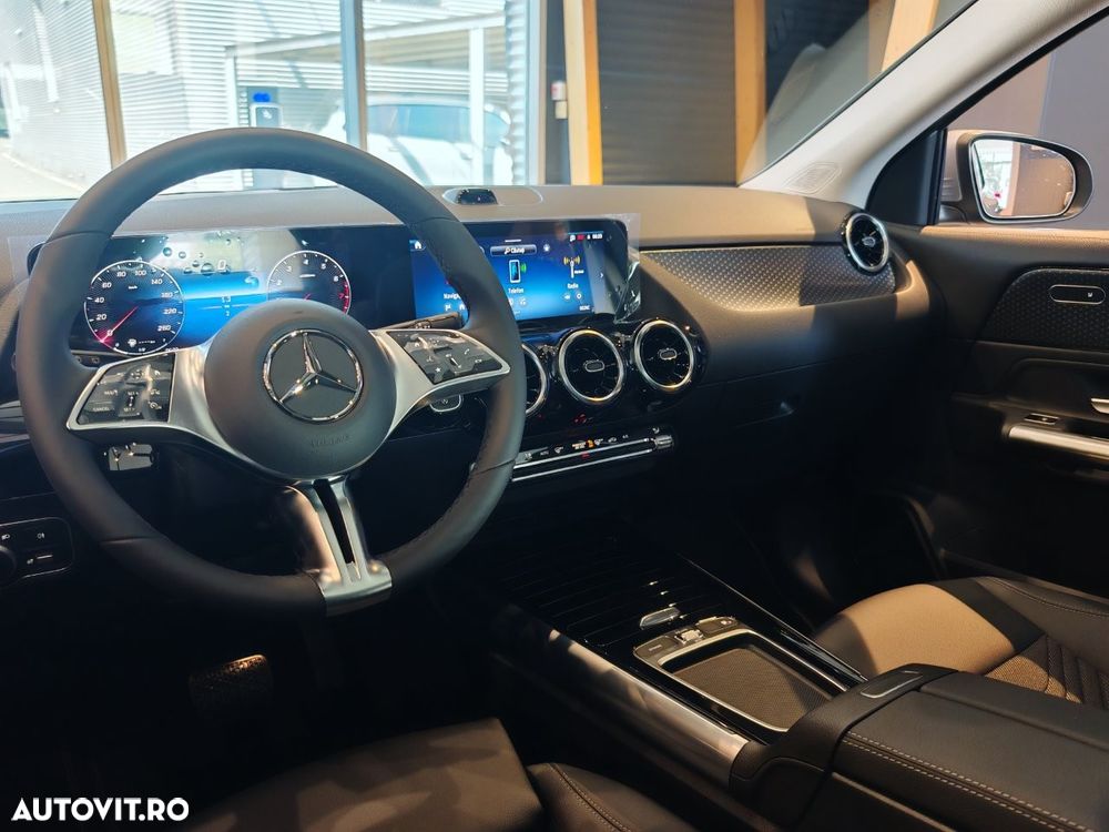 Mercedes-Benz GLA 180 MHEV - 9