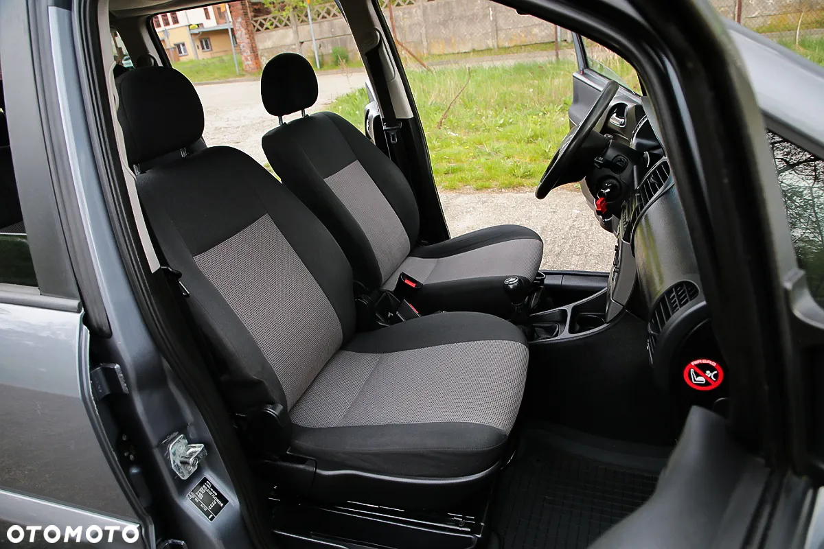 Opel Zafira - 27