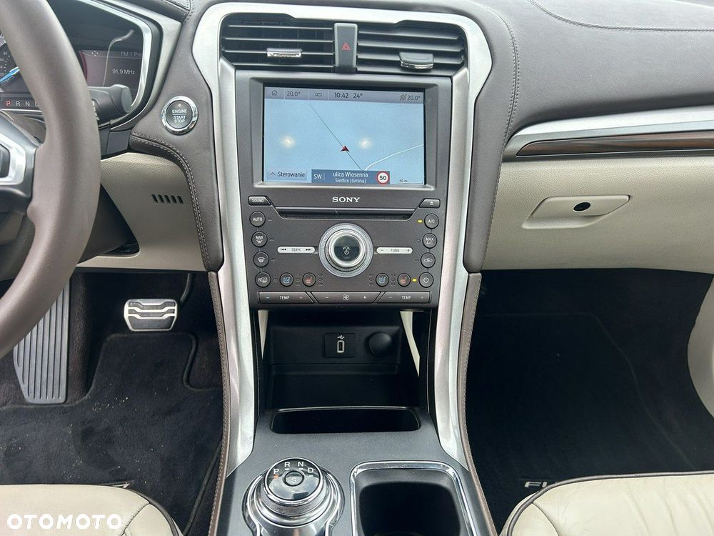 Ford Fusion - 23