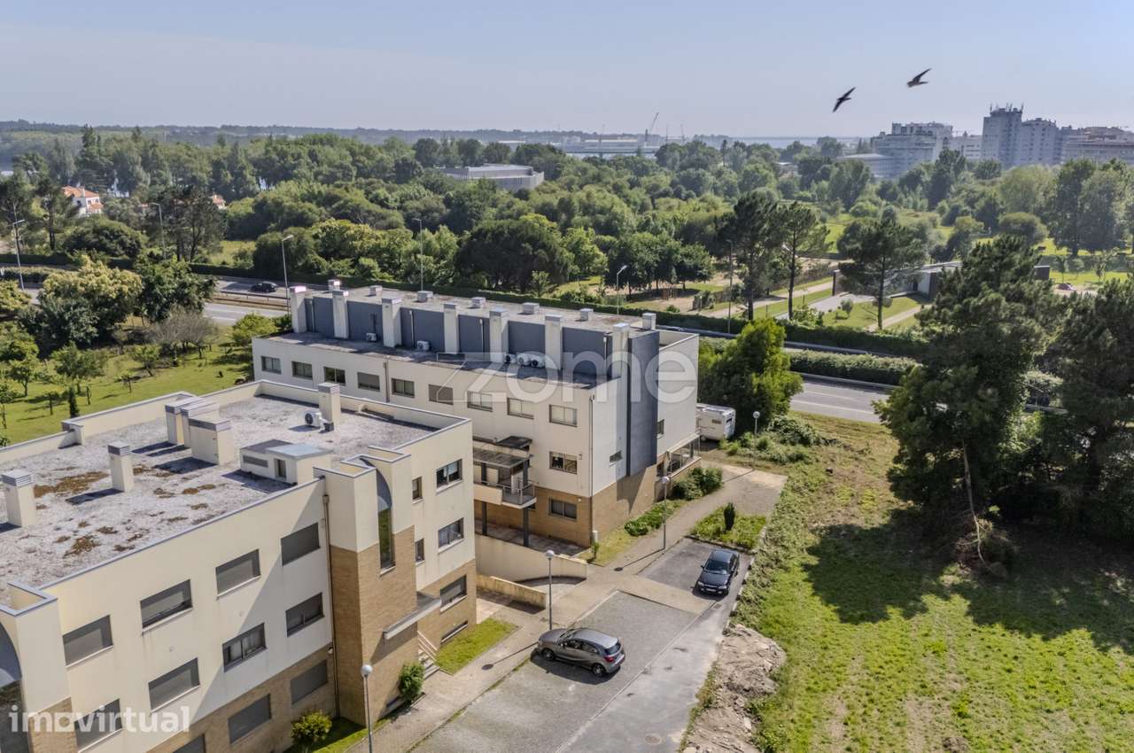 Apartamento T3 com 2 Garagens - Meadela - Grande imagem: 3/39