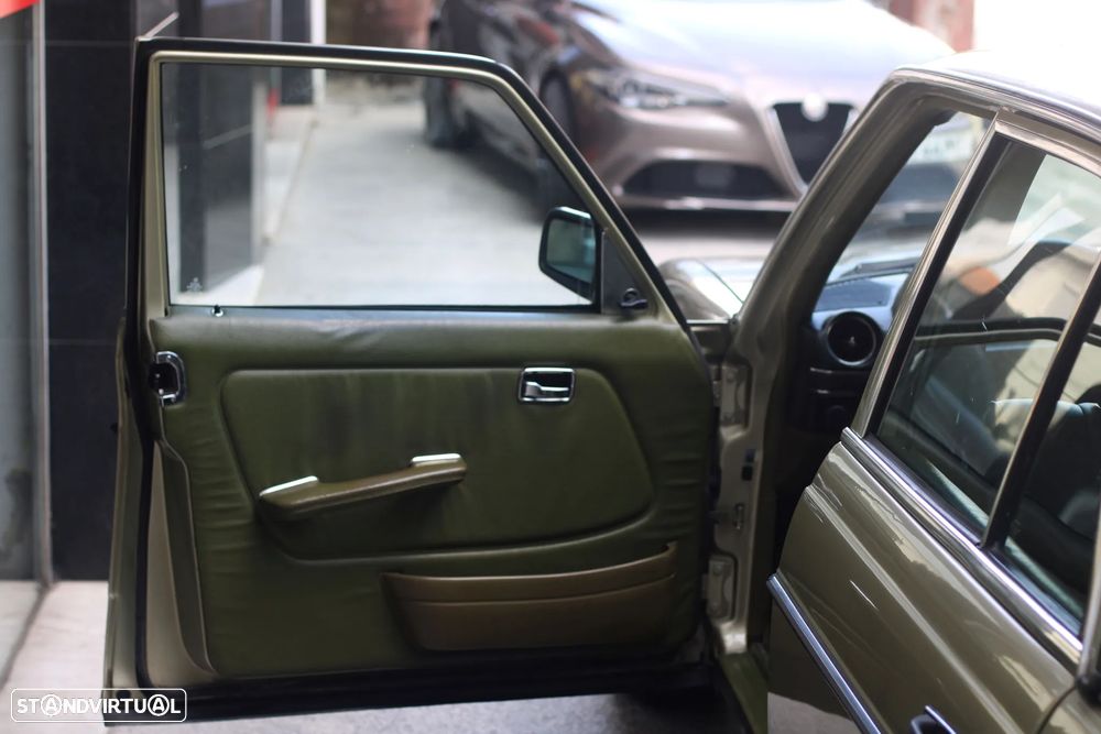 Mercedes-Benz W123 (1976-1986) 300 D - 27