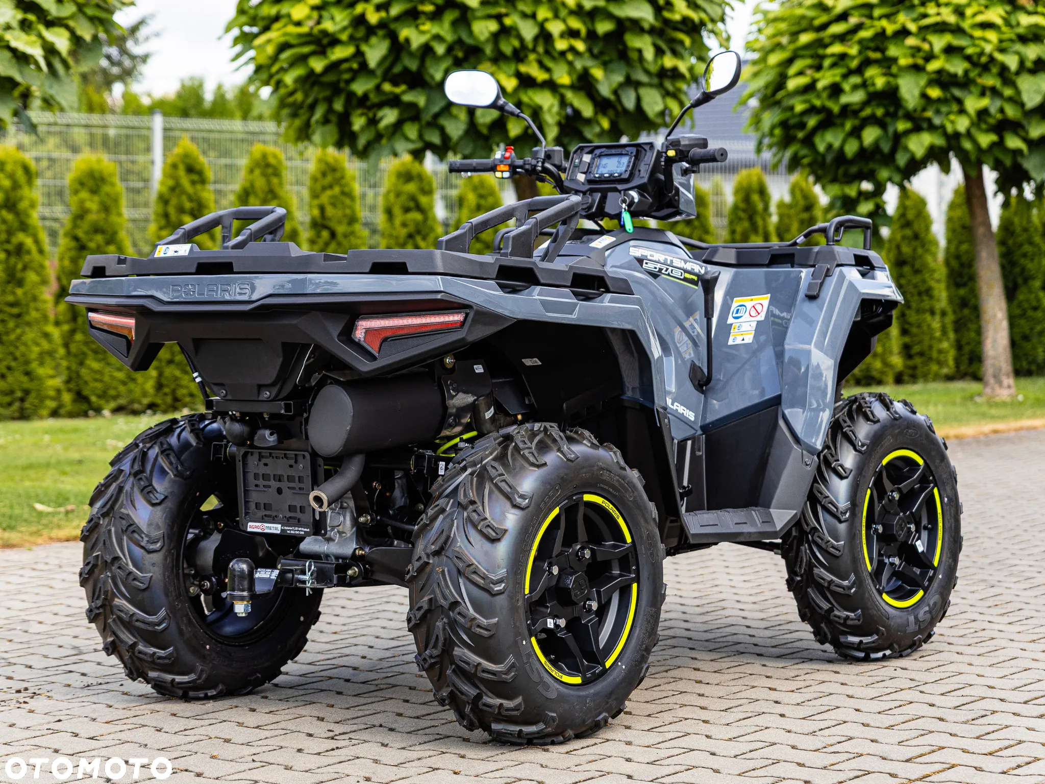 Polaris Sportsman - 16