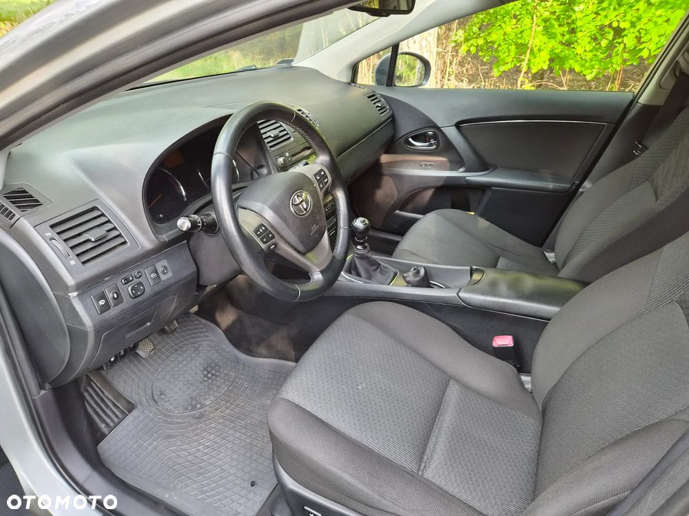 Toyota Avensis 2.0 D-4D Luna - 10