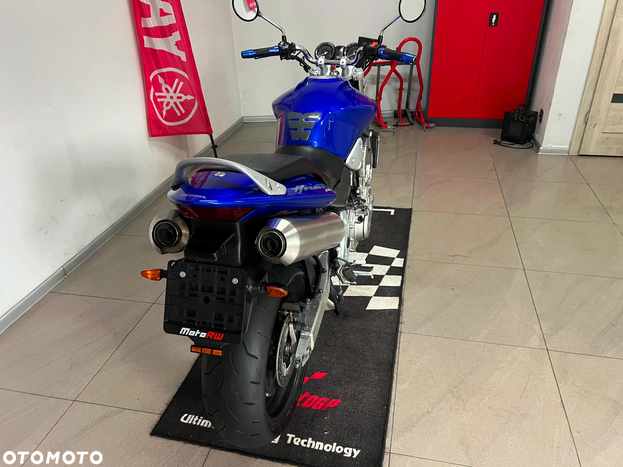 Honda CB - 12