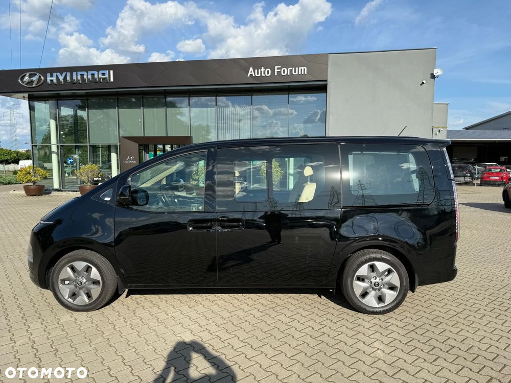 Hyundai Staria 1.6 T-GDI HEV Smart VIP - 2