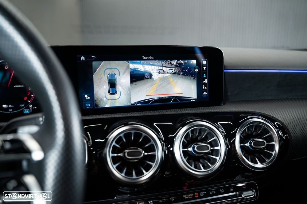 Mercedes-Benz A 250 e 8G-DCT AMG Line - 29
