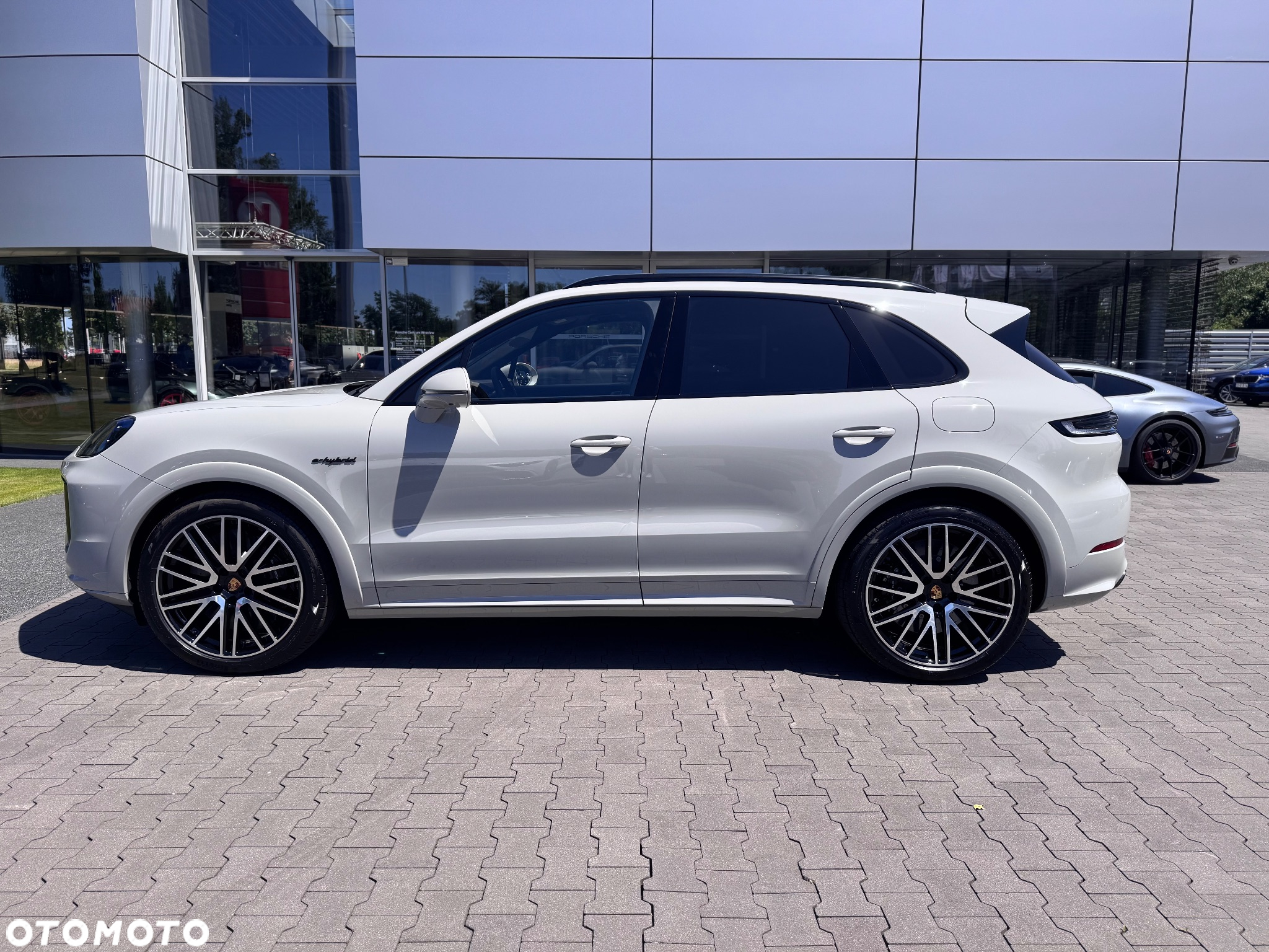 Porsche Cayenne Turbo E-Hybrid PHEV - 3