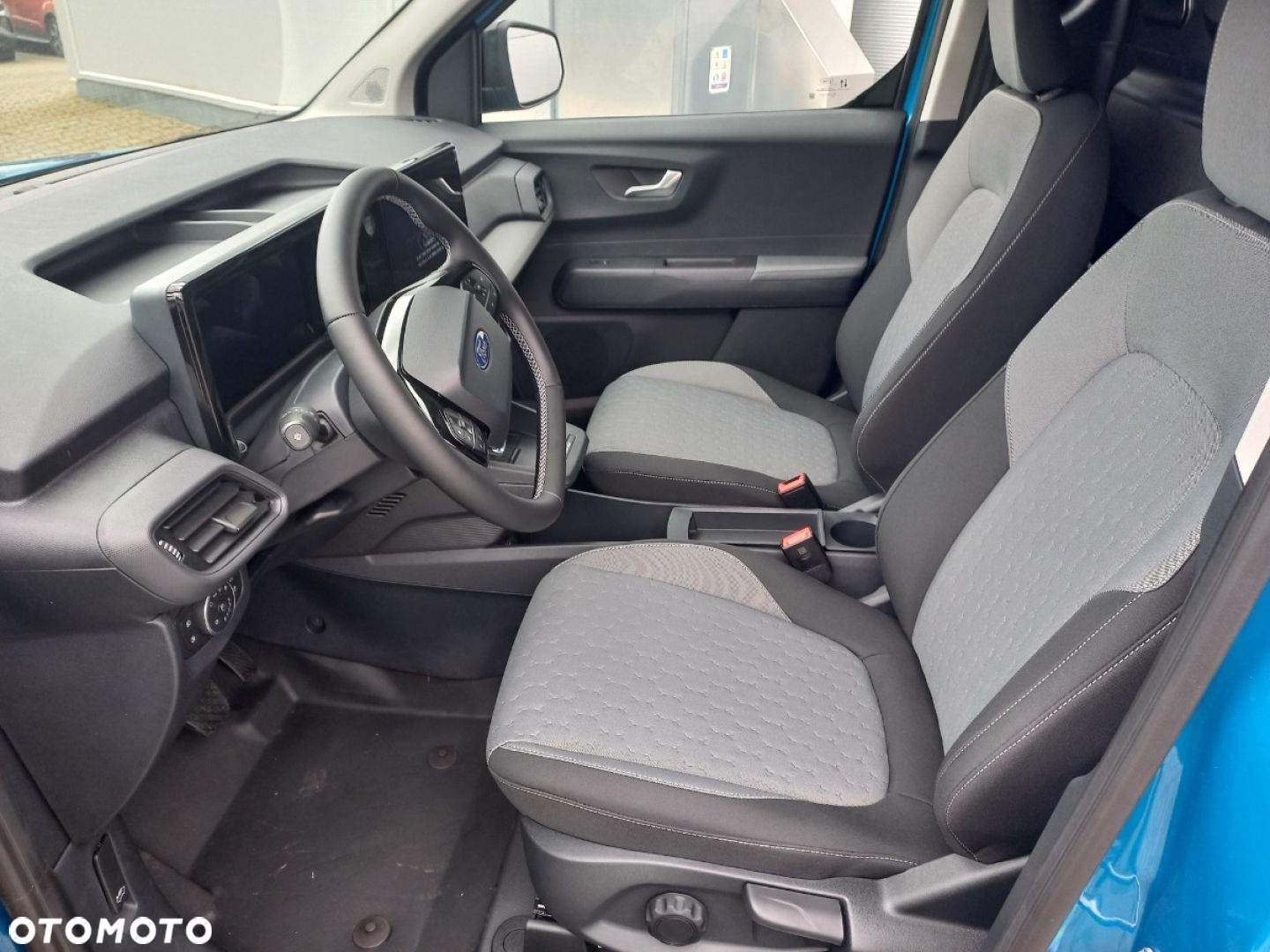 Ford Transit Courier - 9