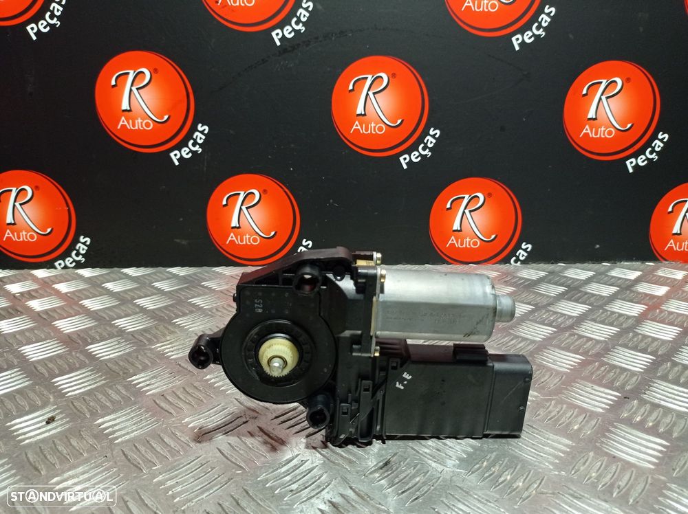 Motor Do Elevador Porta F.E Volkswagen Golf Iv (1J1) - 1