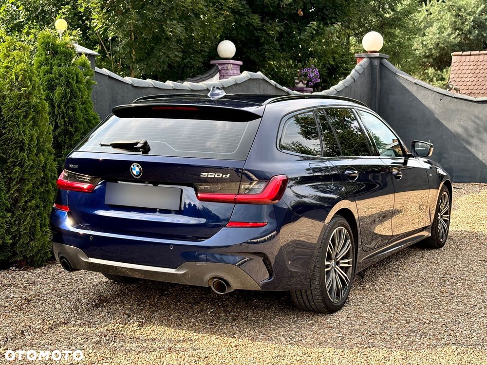 BMW Seria 3 320d xDrive Edition M Sport Shadow - 7