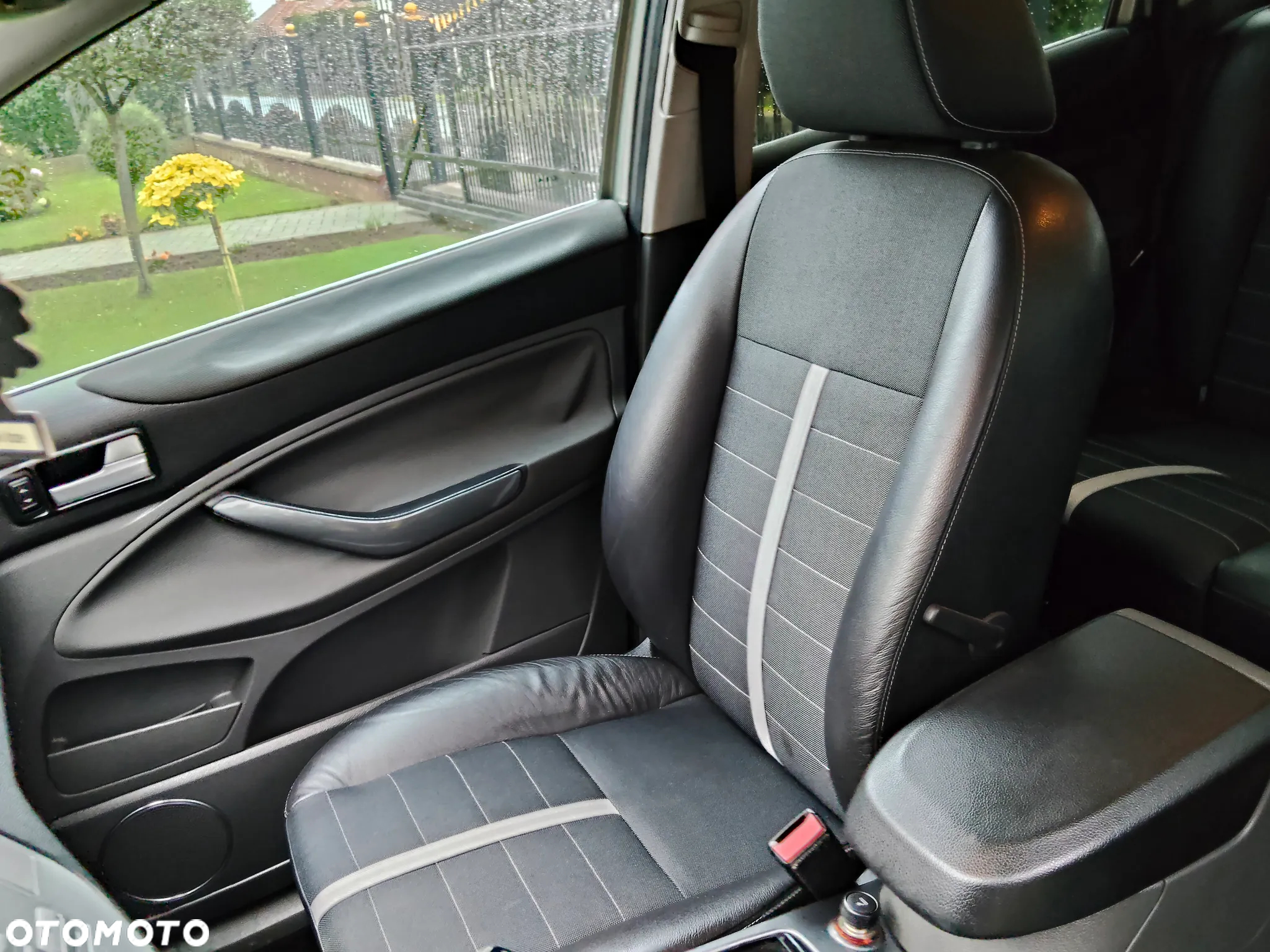 Ford Kuga 2.0 TDCi 4x4 Trend - 30