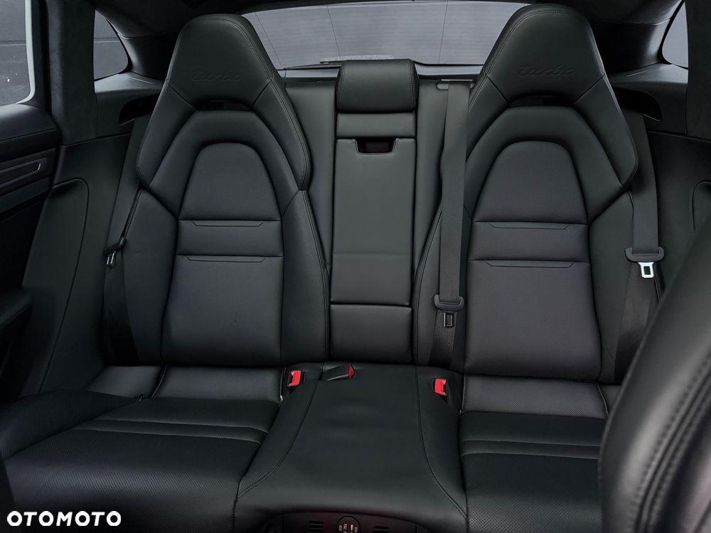 Porsche Panamera Turbo - 40