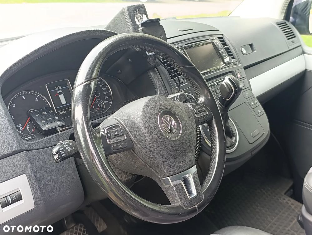 Volkswagen Multivan - 10