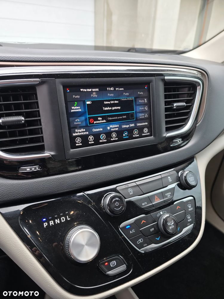 Chrysler Pacifica - 19