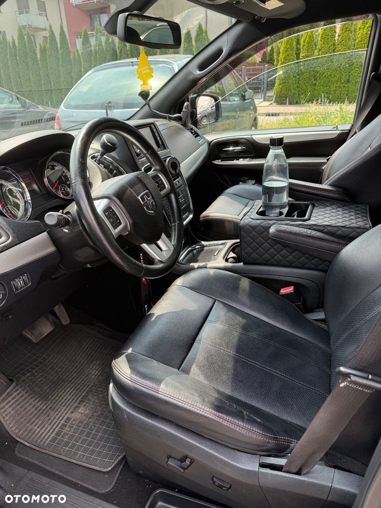 Dodge Grand Caravan - 6