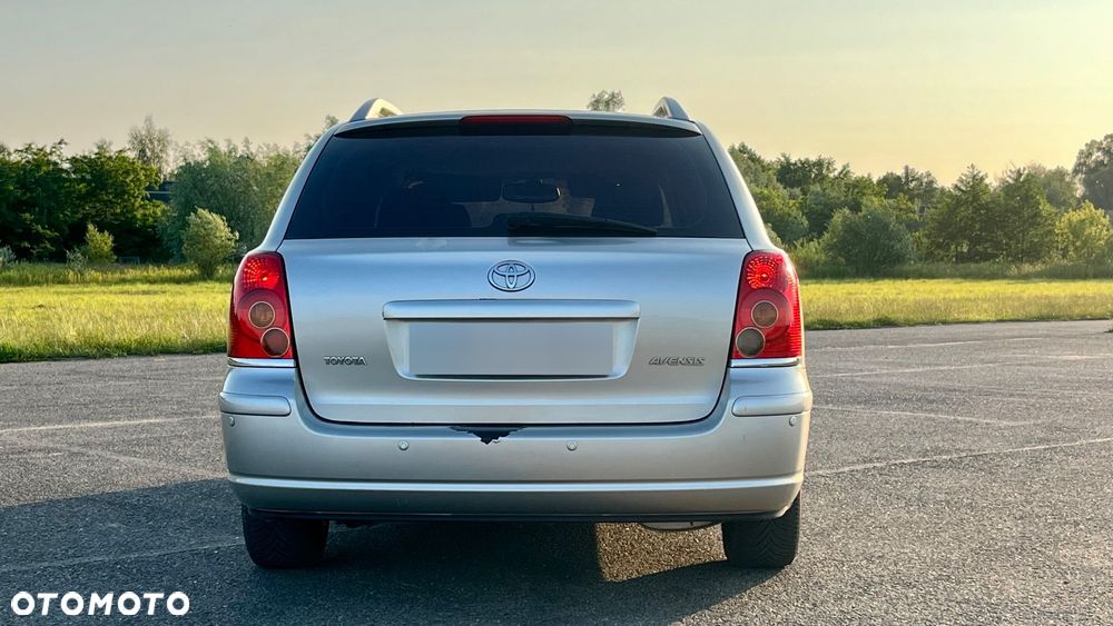 Toyota Avensis 1.8 VVT-i Sol - 4