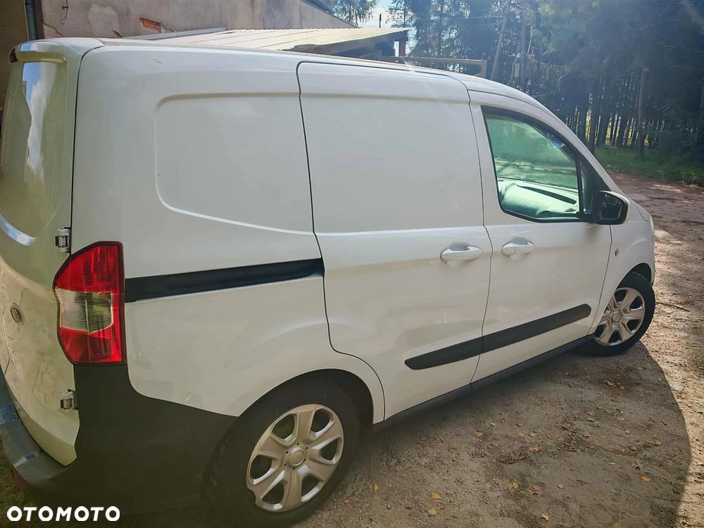 Ford Transit Courier - 3