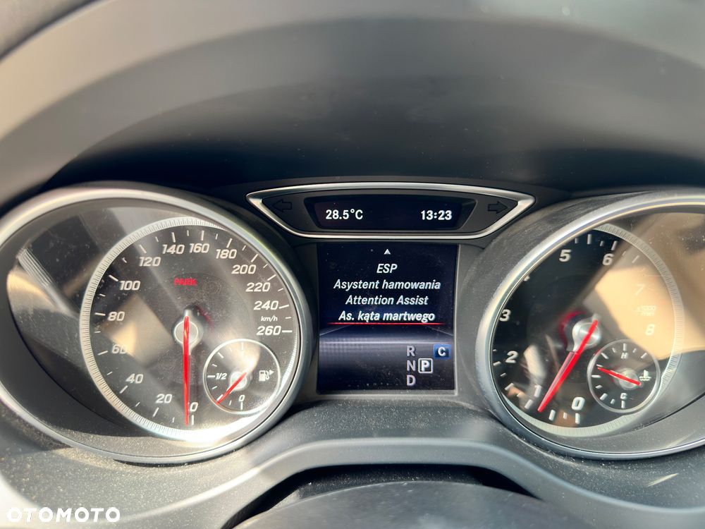 Mercedes-Benz GLA 250 4-Matic AMG Line - 18