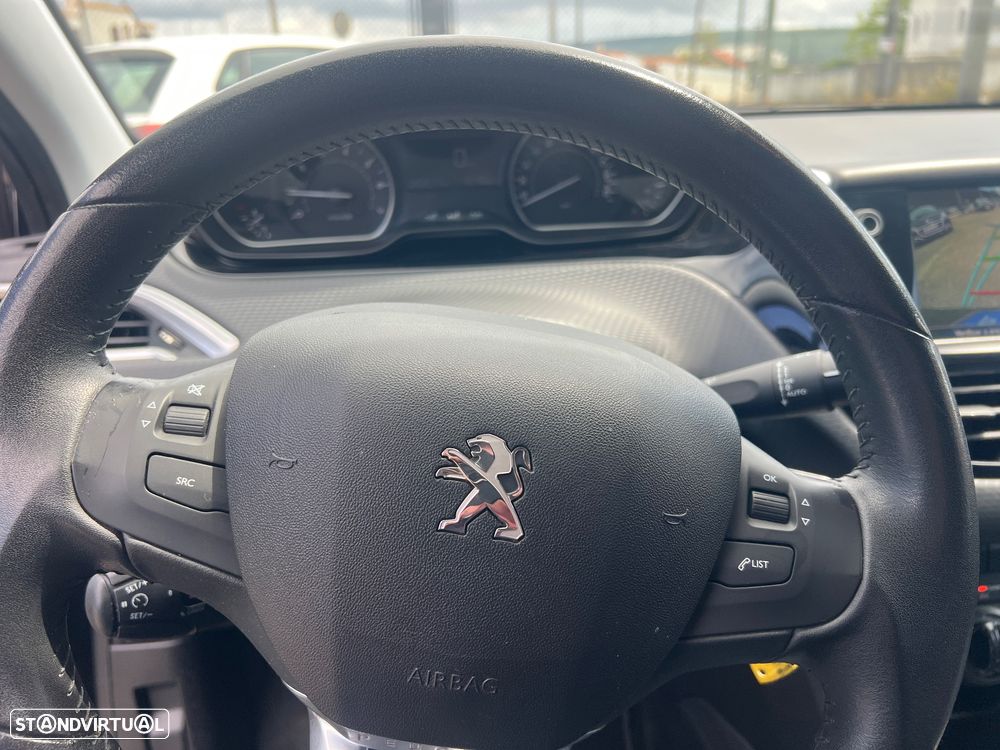 Peugeot 2008 1.2 PureTech Style - 16
