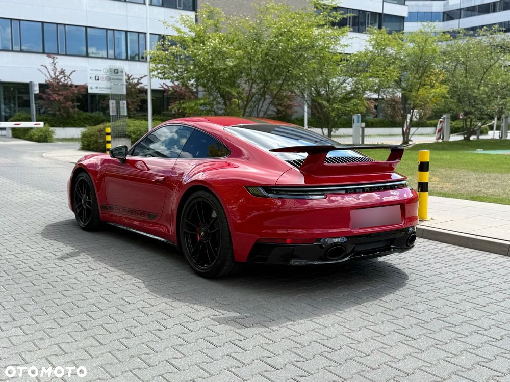 Porsche 911 Carrera GTS - 4