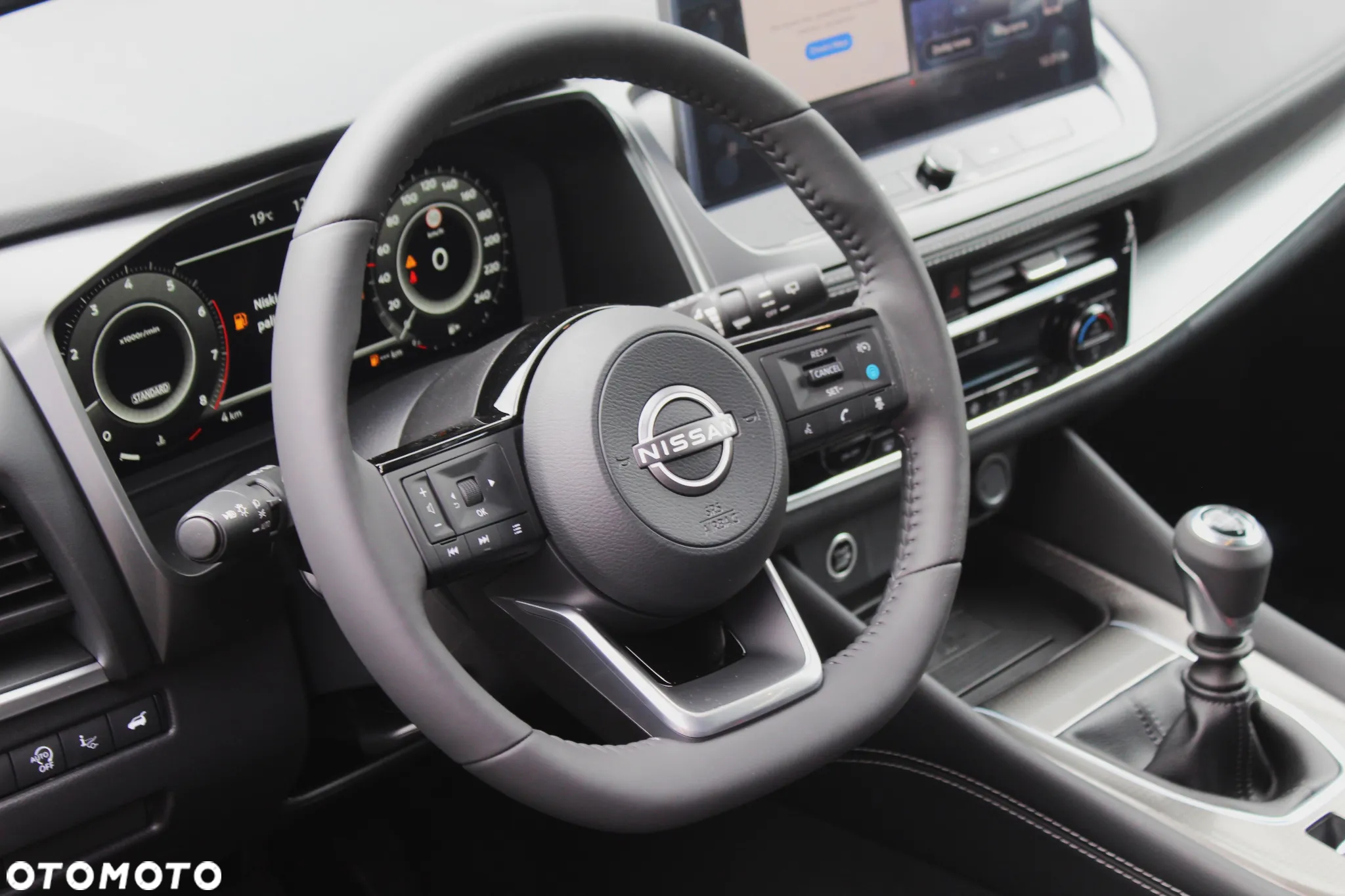Nissan Qashqai 1.3 DIG-T mHEV N-Connecta - 16