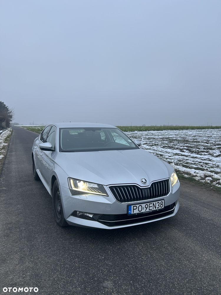 Skoda Superb 2.0 TDI Ambition DSG - 1
