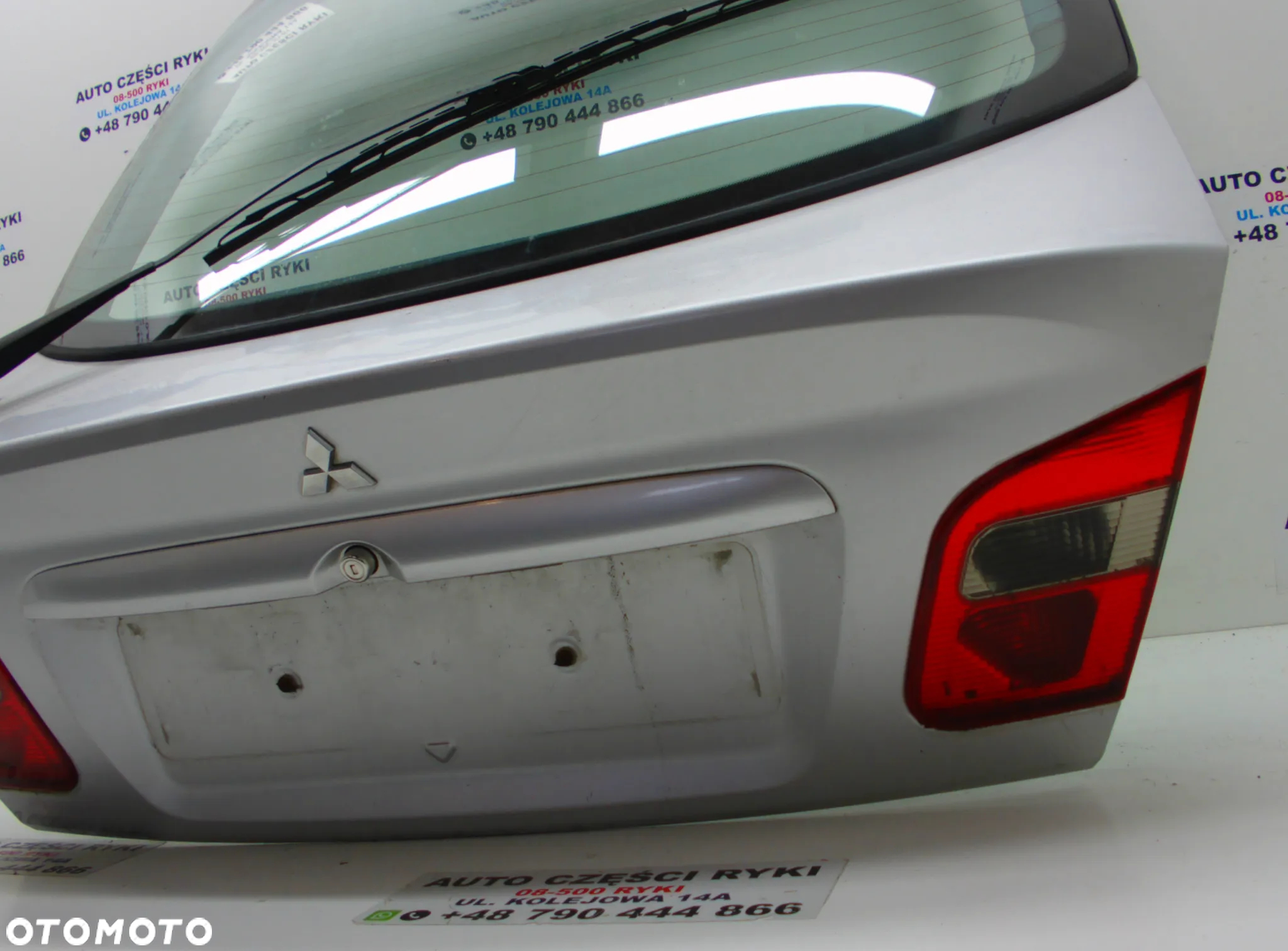 Mitsubishi Carisma Klapa bagażnika A50 - 2