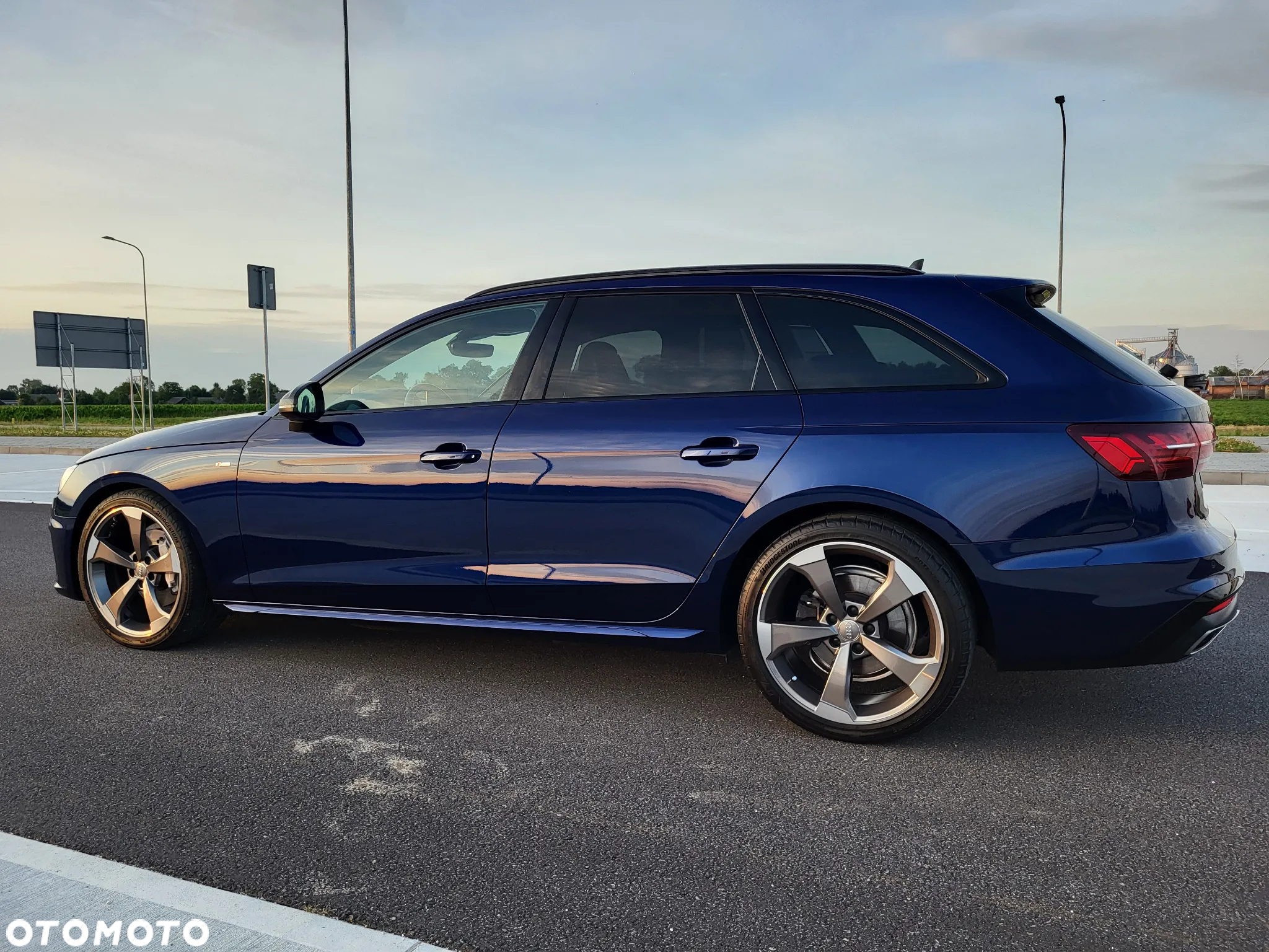 Audi A4 Avant 40 TDI quattro S tronic S line - 11