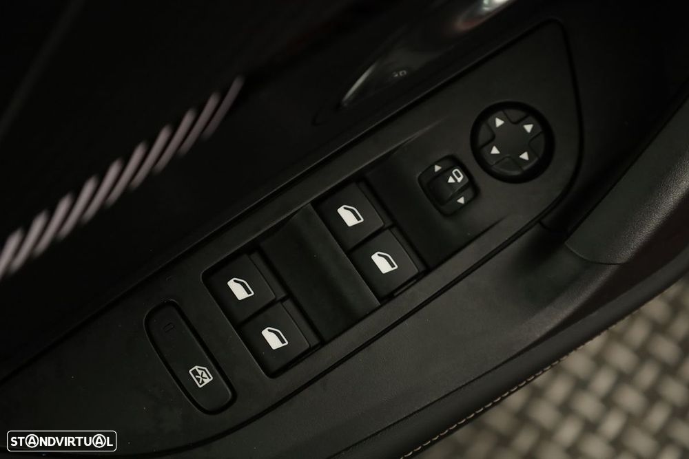 Peugeot 2008 1.2 PureTech Allure - 20