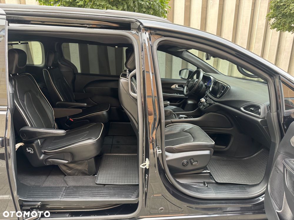 Chrysler Pacifica - 31